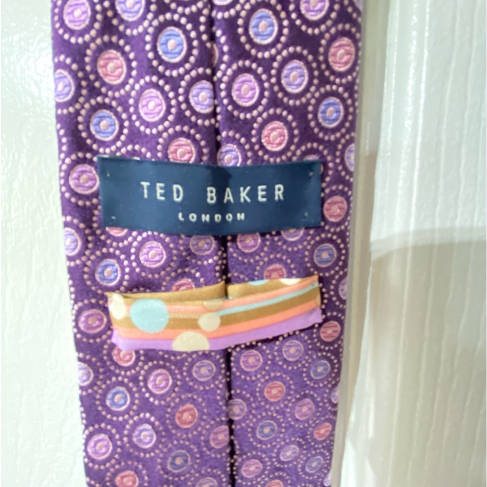 Ted Baker 100% silk tie Like New.